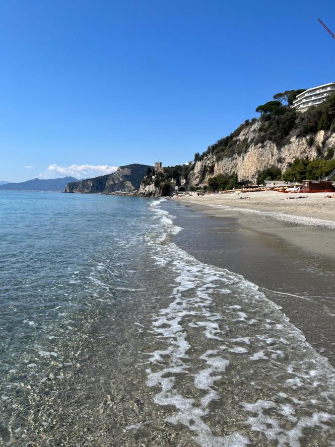 Appartement Al 37 Vista Mare E Colline à Finale Ligure Extérieur photo